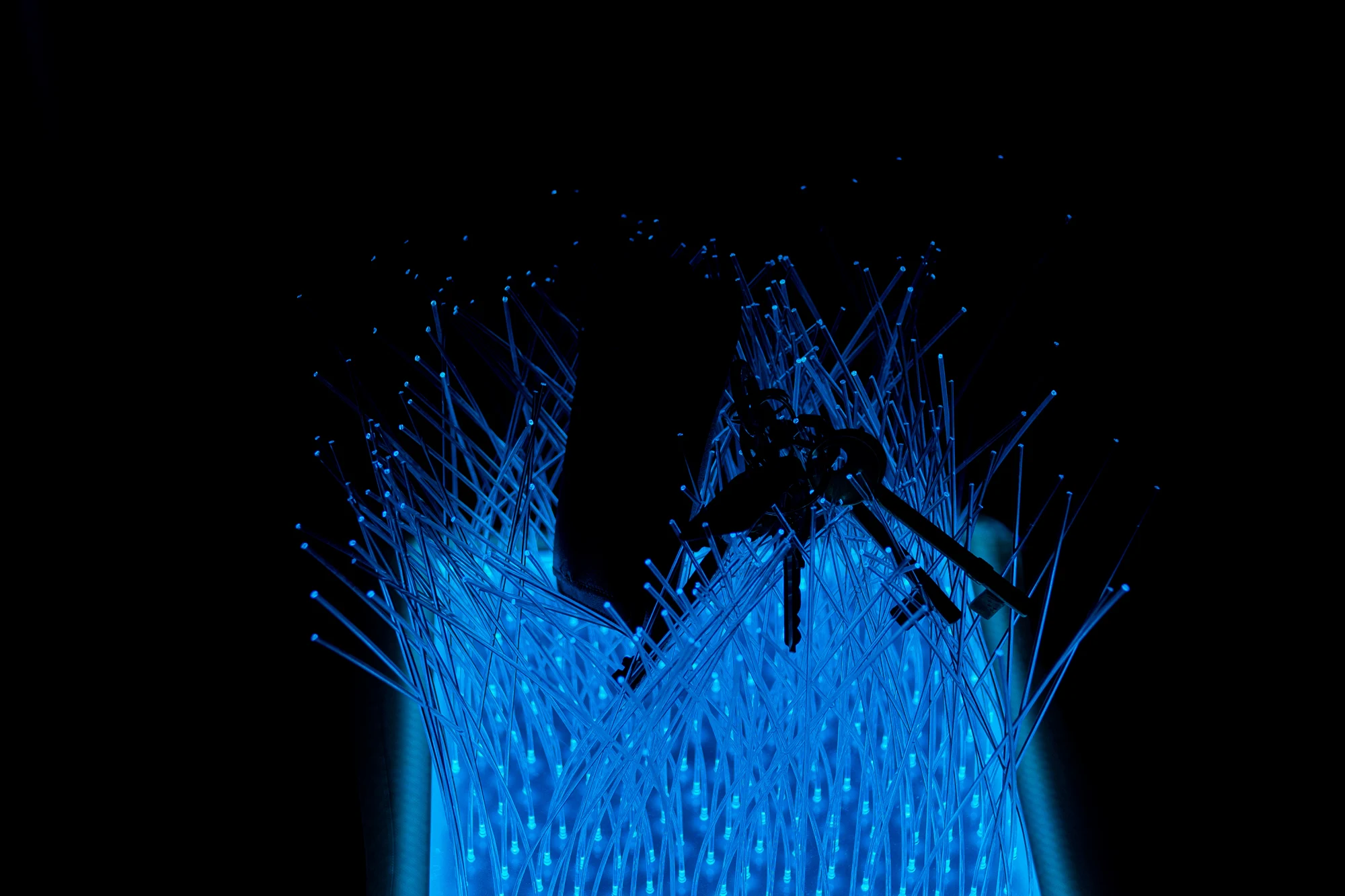 Le fibre si piegano al contatto della mano