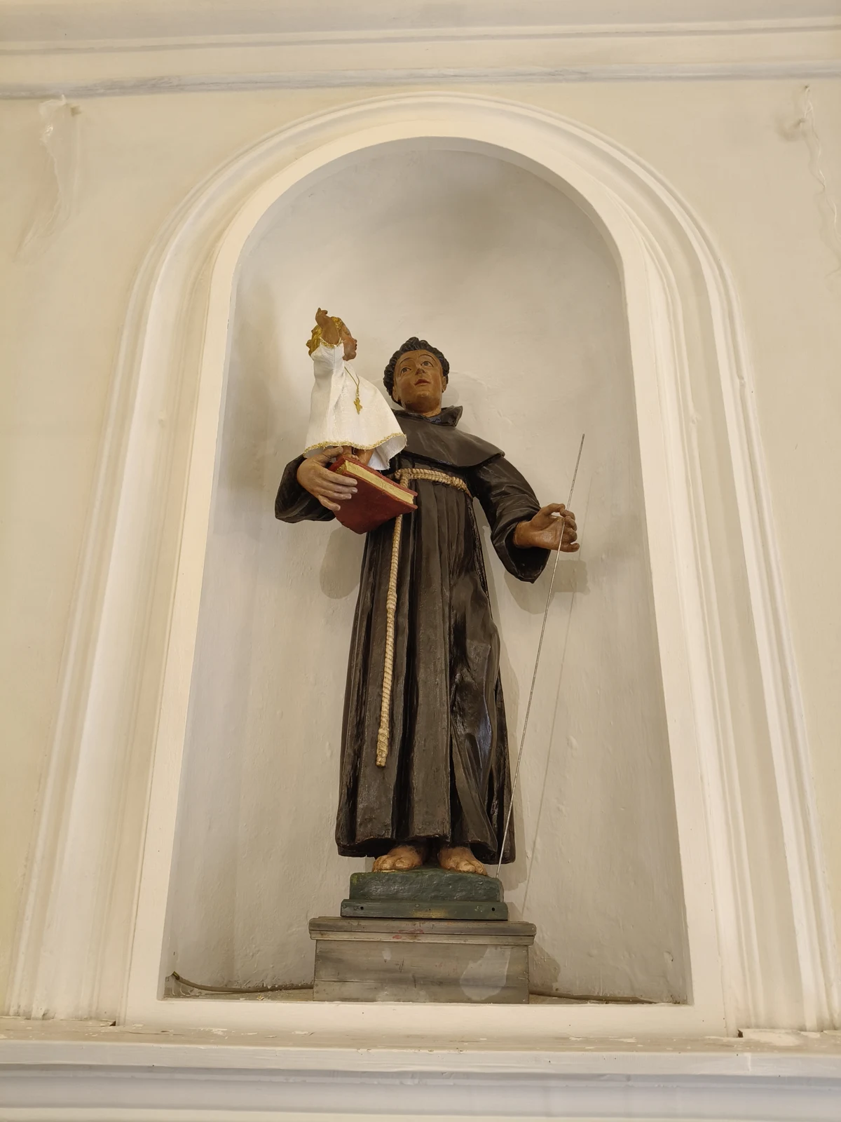 Il santo / prima del nuovo giglio